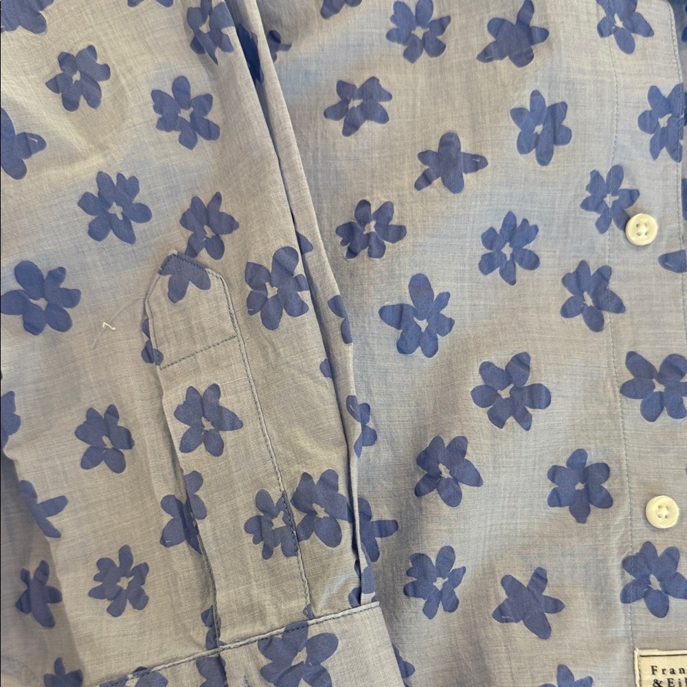 Frank & Eileen Light Blue Shirt with Floral Print Small - Picture 6 of 7